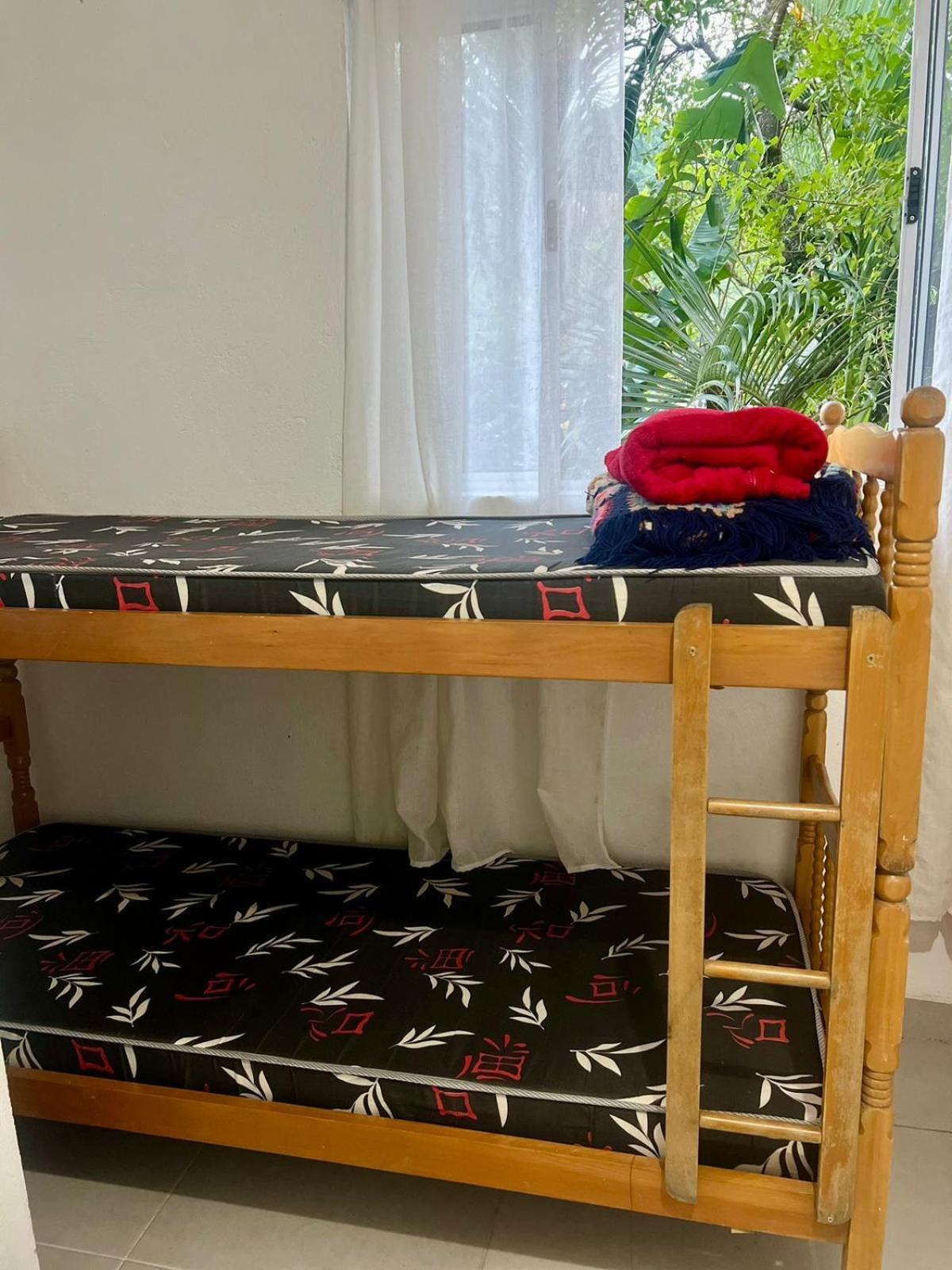 Xixova Hostel Japui Sao Vicente ปรายากรันเด ภายนอก รูปภาพ
